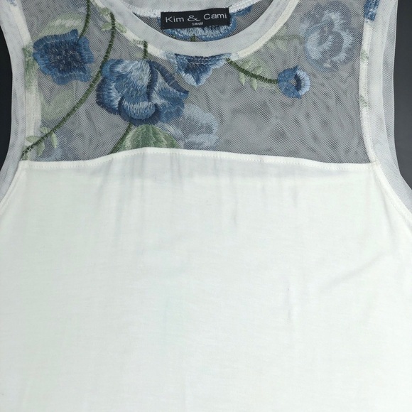Kim & Cami | Floral Embroidered High Low Tank Top - Picture 3 of 5